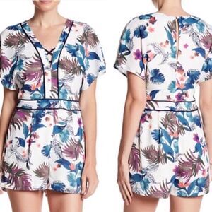 Adelyn Rae Romper Womens size large Floral Print chiffon V Neck jumpsuit